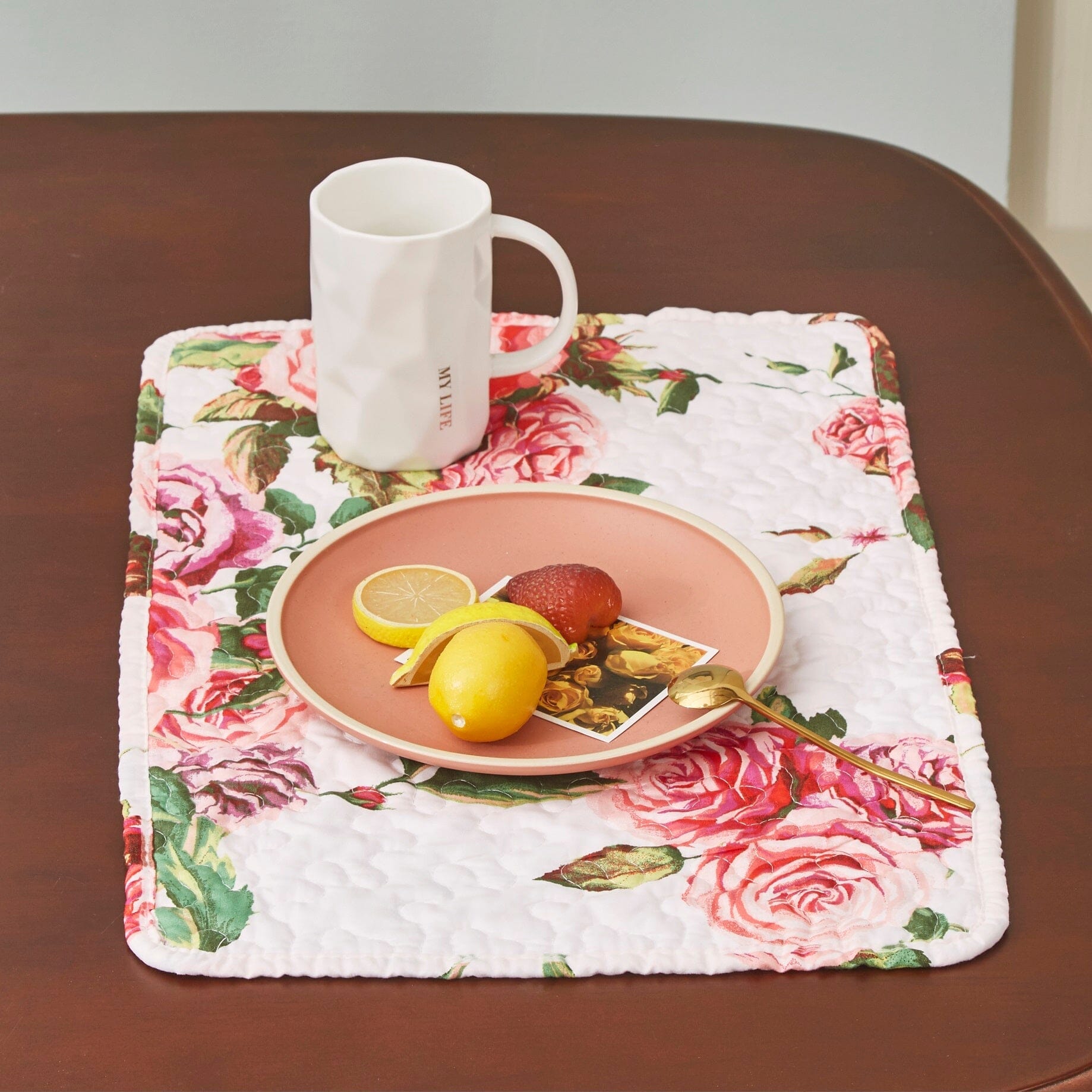 Set of 4-Pieces Romantic Roses Pink Floral Quilted Dining Placemats 13" x 19" (879)