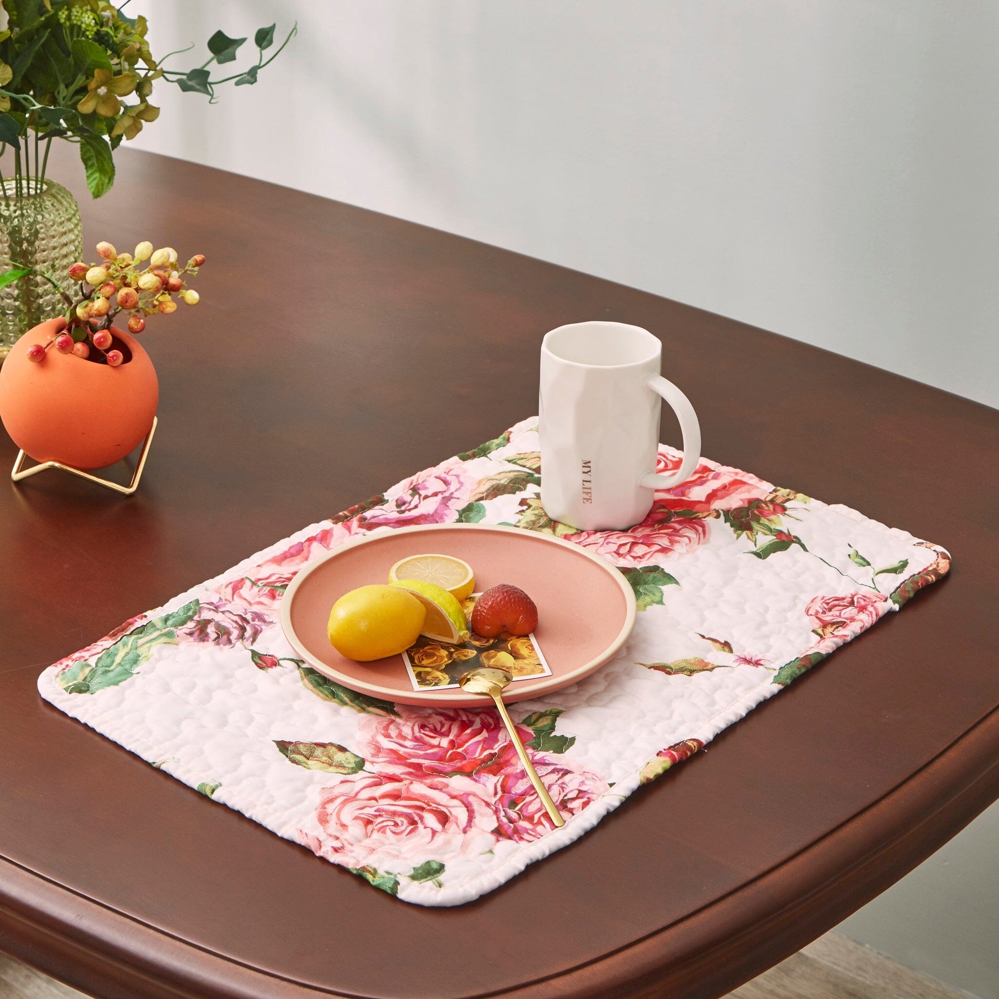 Set of 4-Pieces Romantic Roses Pink Floral Quilted Dining Placemats 13" x 19" (879)