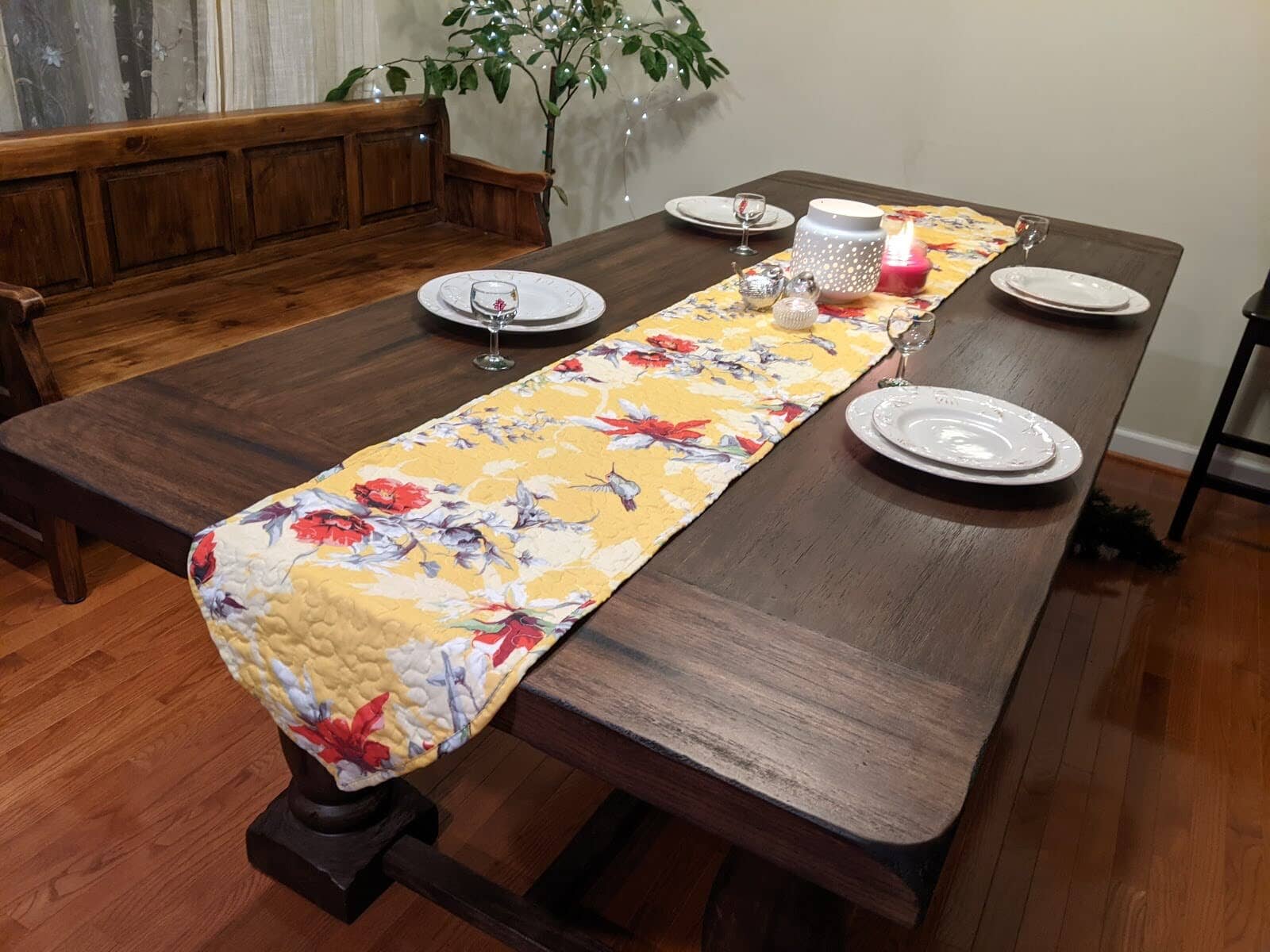 Sunshine Yellow Floral Vintage Hummingbirds Garden Table Runner (925)