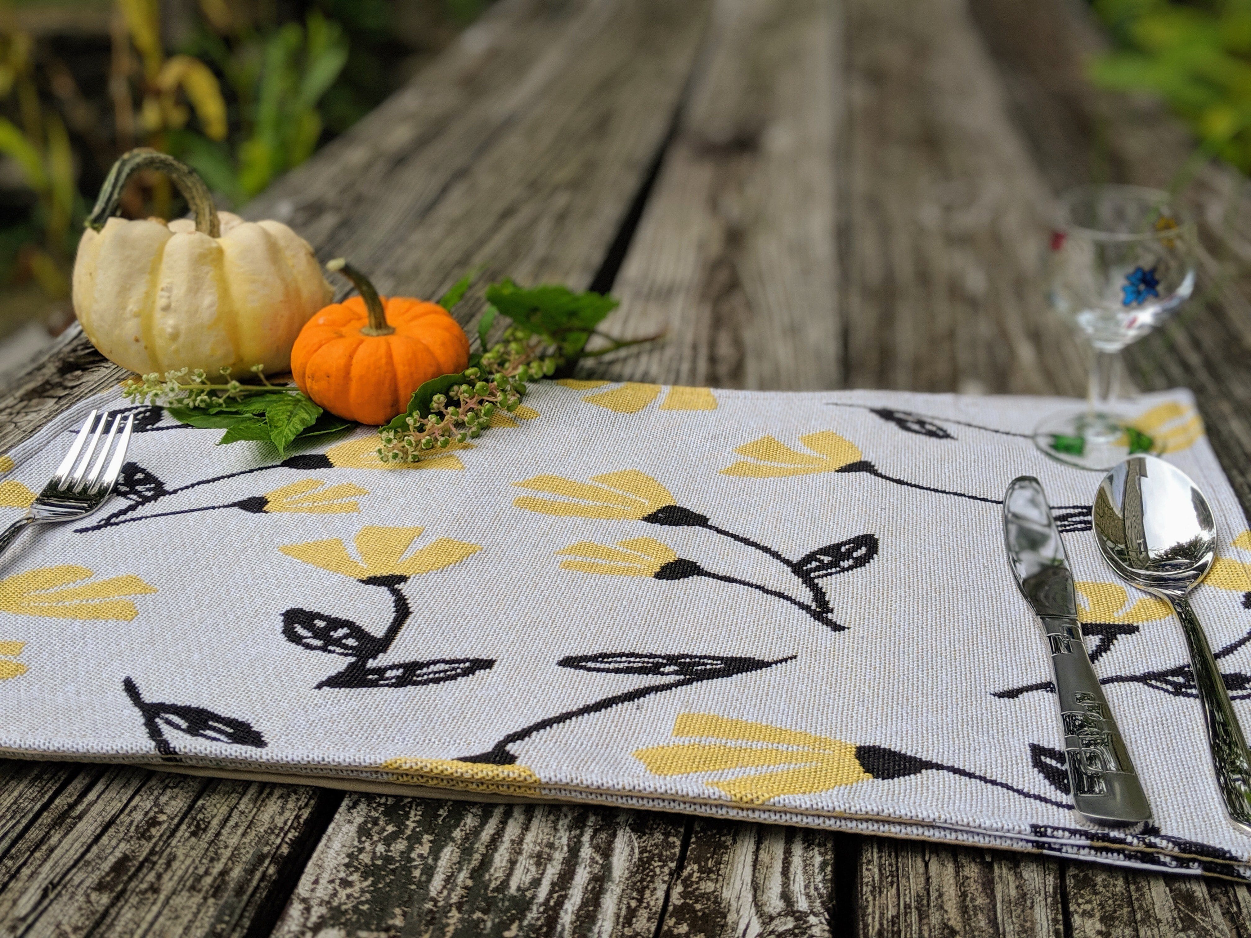Set of 4-Pieces Sunshine Yellow Fleur Spring Tapestry Dining Table Placemats 13" x 19" (18112)