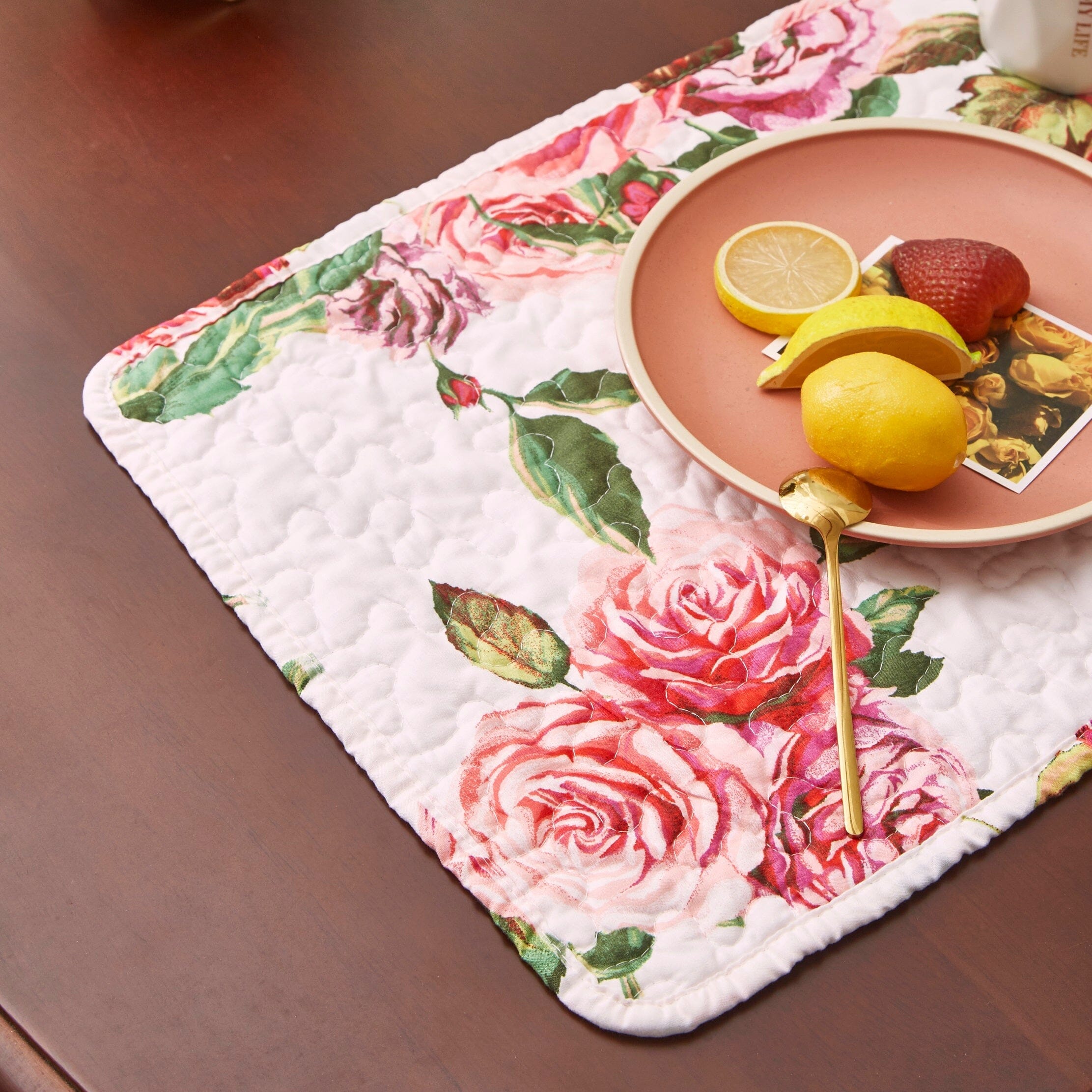 Set of 4-Pieces Romantic Roses Pink Floral Quilted Dining Placemats 13" x 19" (879)