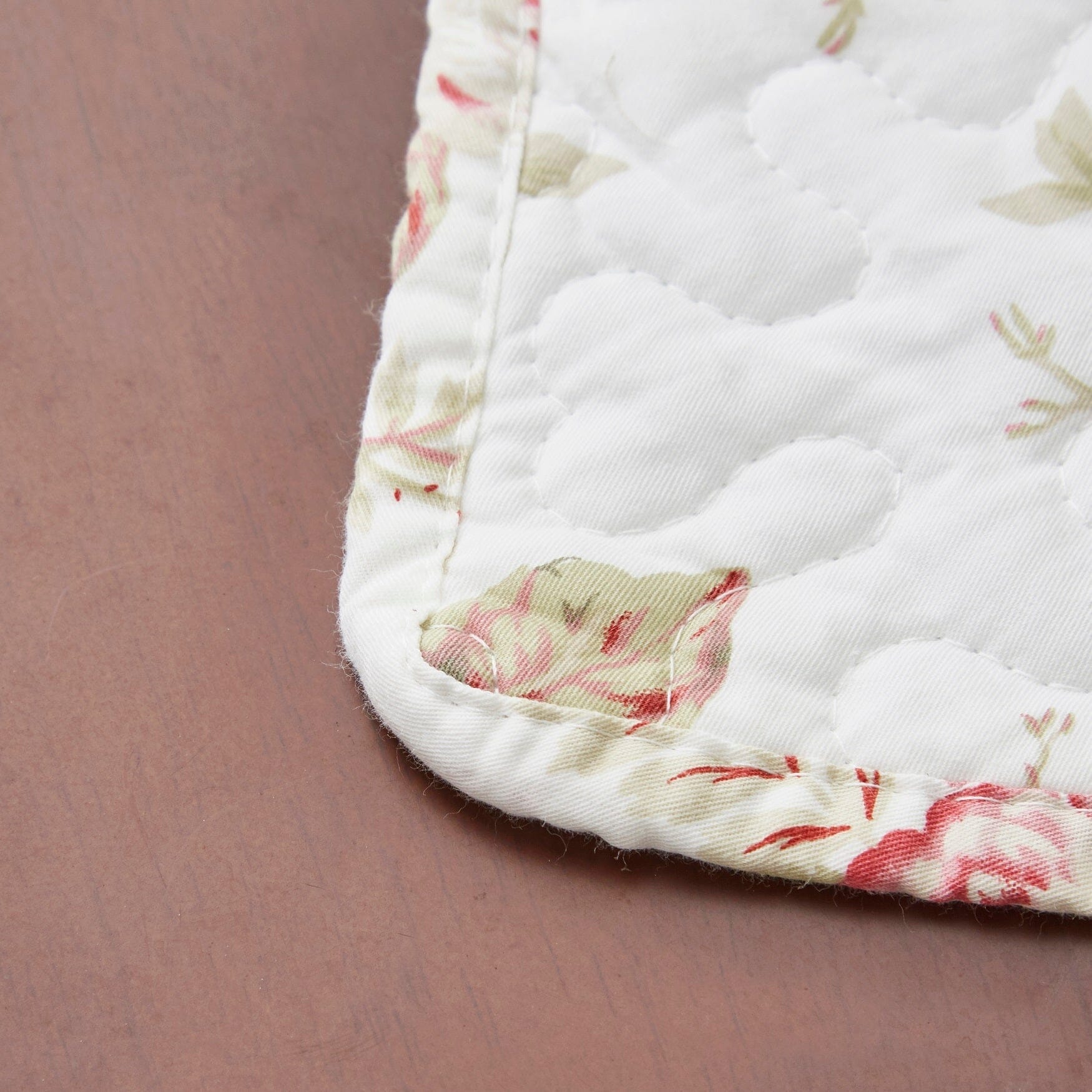 Set of 4-Pieces Dainty Cottage Floral Roses Cotton Dining Table Placemats 13" x 19" (3036)