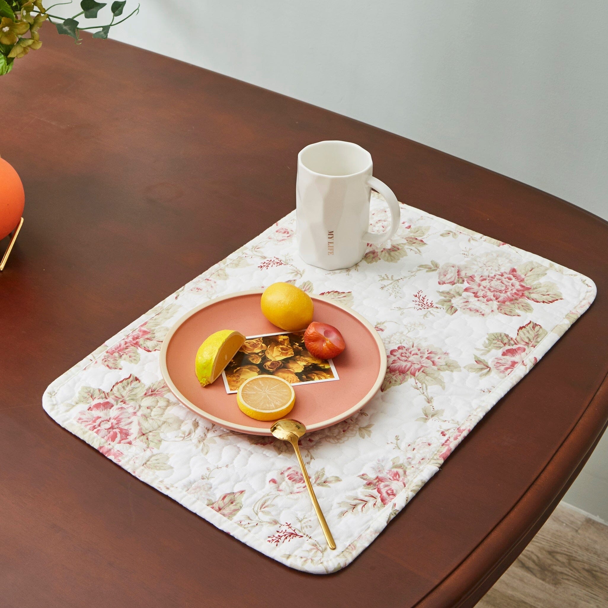 Set of 4-Pieces Dainty Cottage Floral Roses Cotton Dining Table Placemats 13" x 19" (3036)