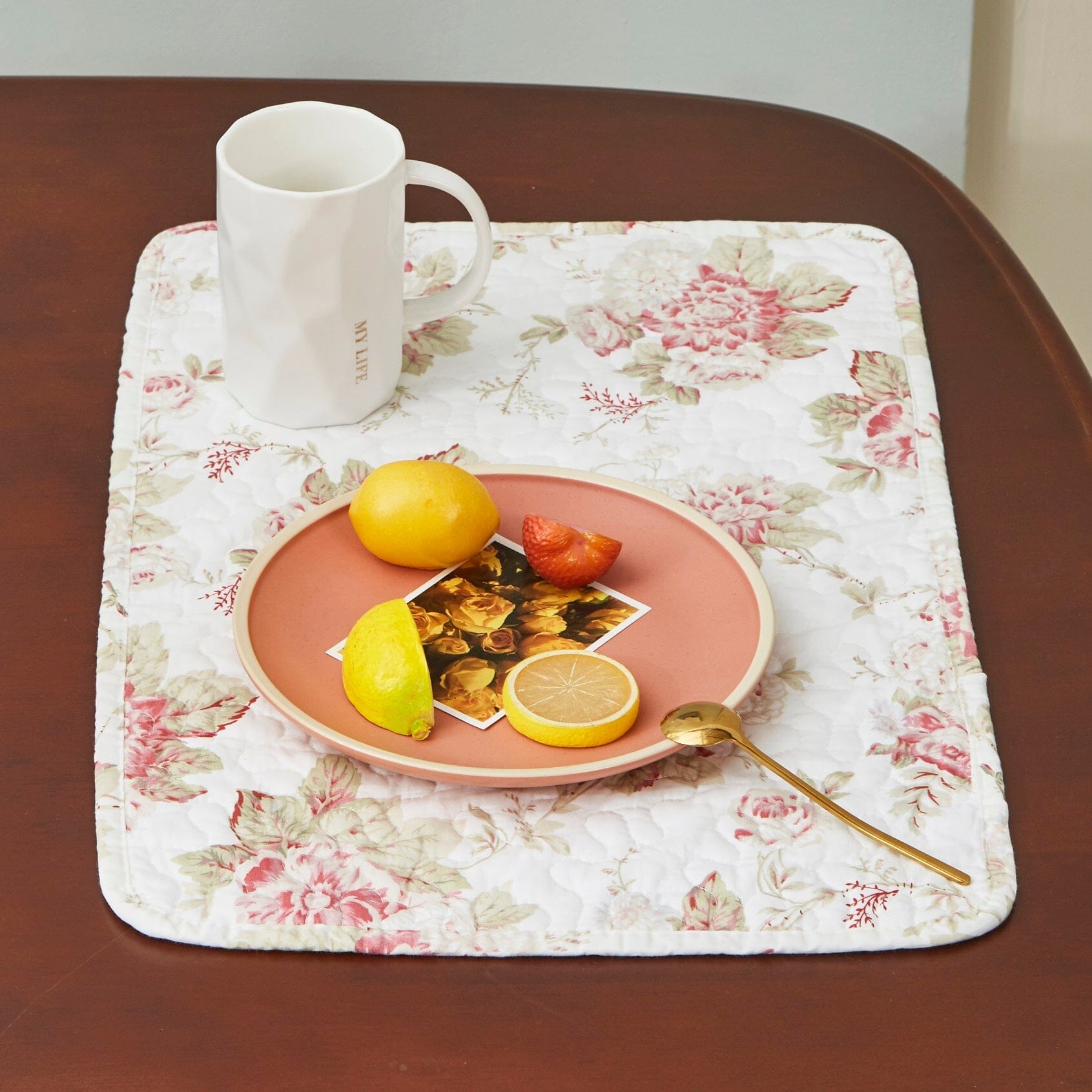 Set of 4-Pieces Dainty Cottage Floral Roses Cotton Dining Table Placemats 13" x 19" (3036)