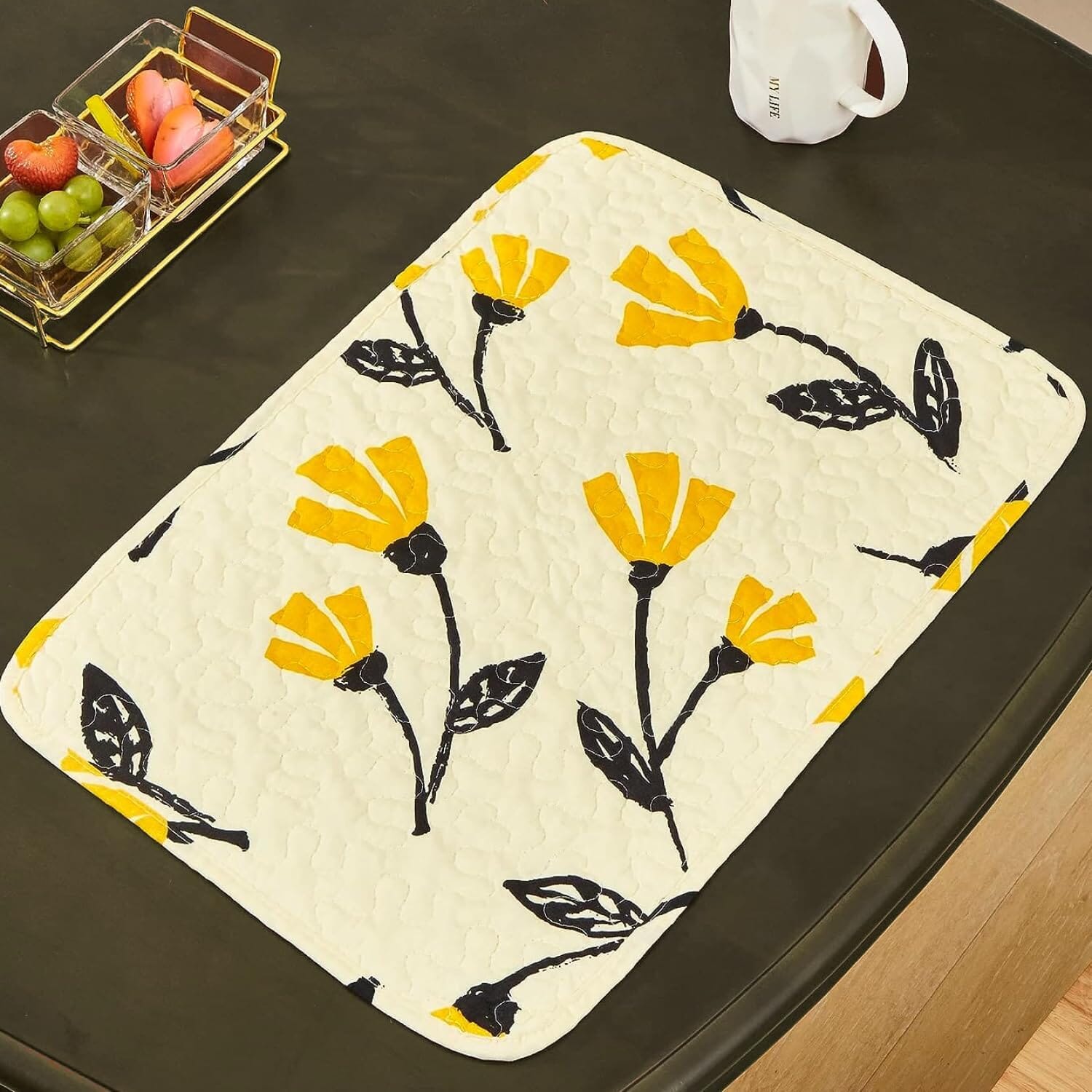 Botanical Floral Dining Table Placemats - Set of 4-Pieces Quilted Ivory with Yellow Fleur Golden Orange Spring Time Tulips - 13 x 19