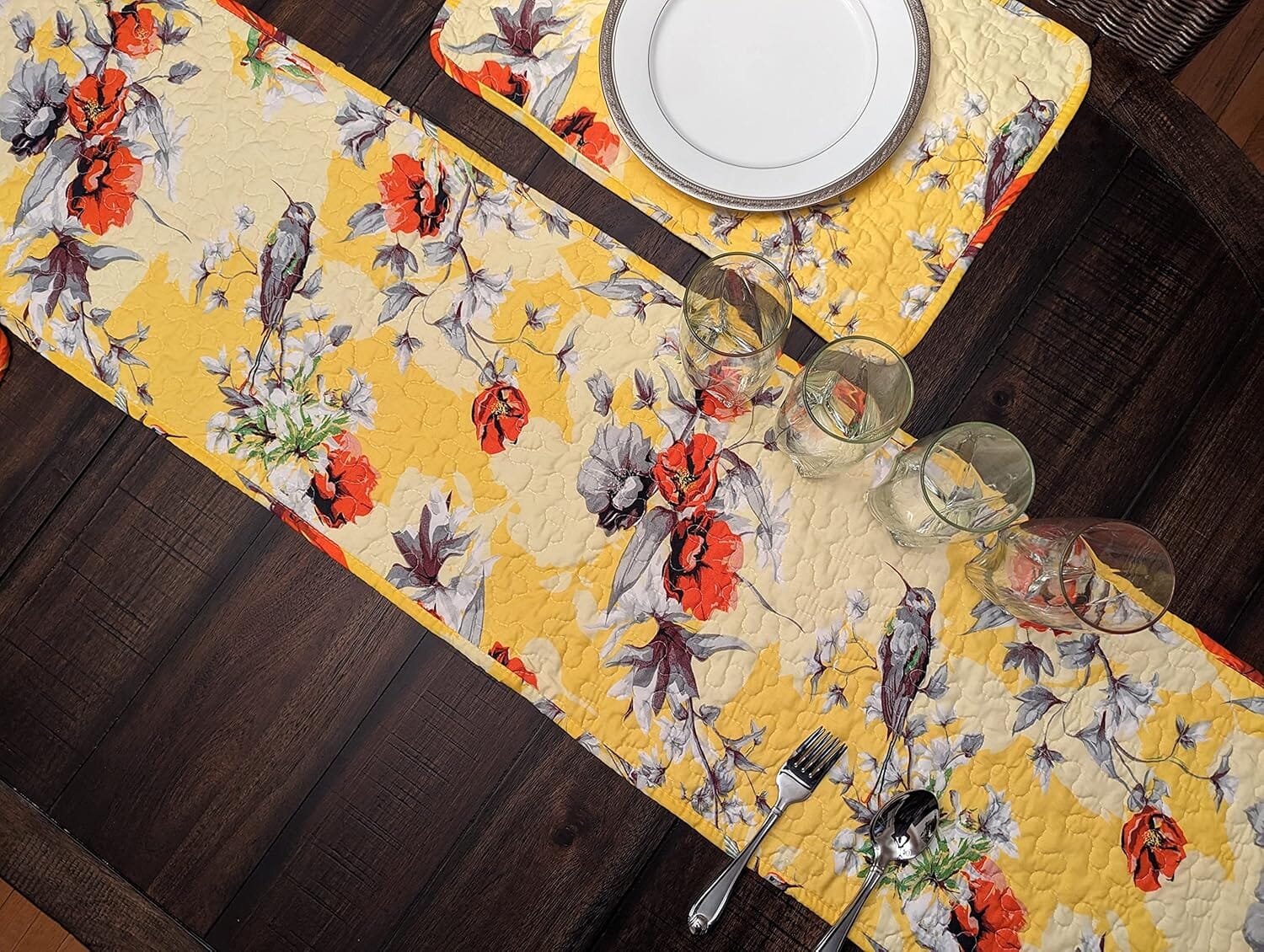 Sunshine Yellow Floral Vintage Hummingbirds Garden Table Runner (925)