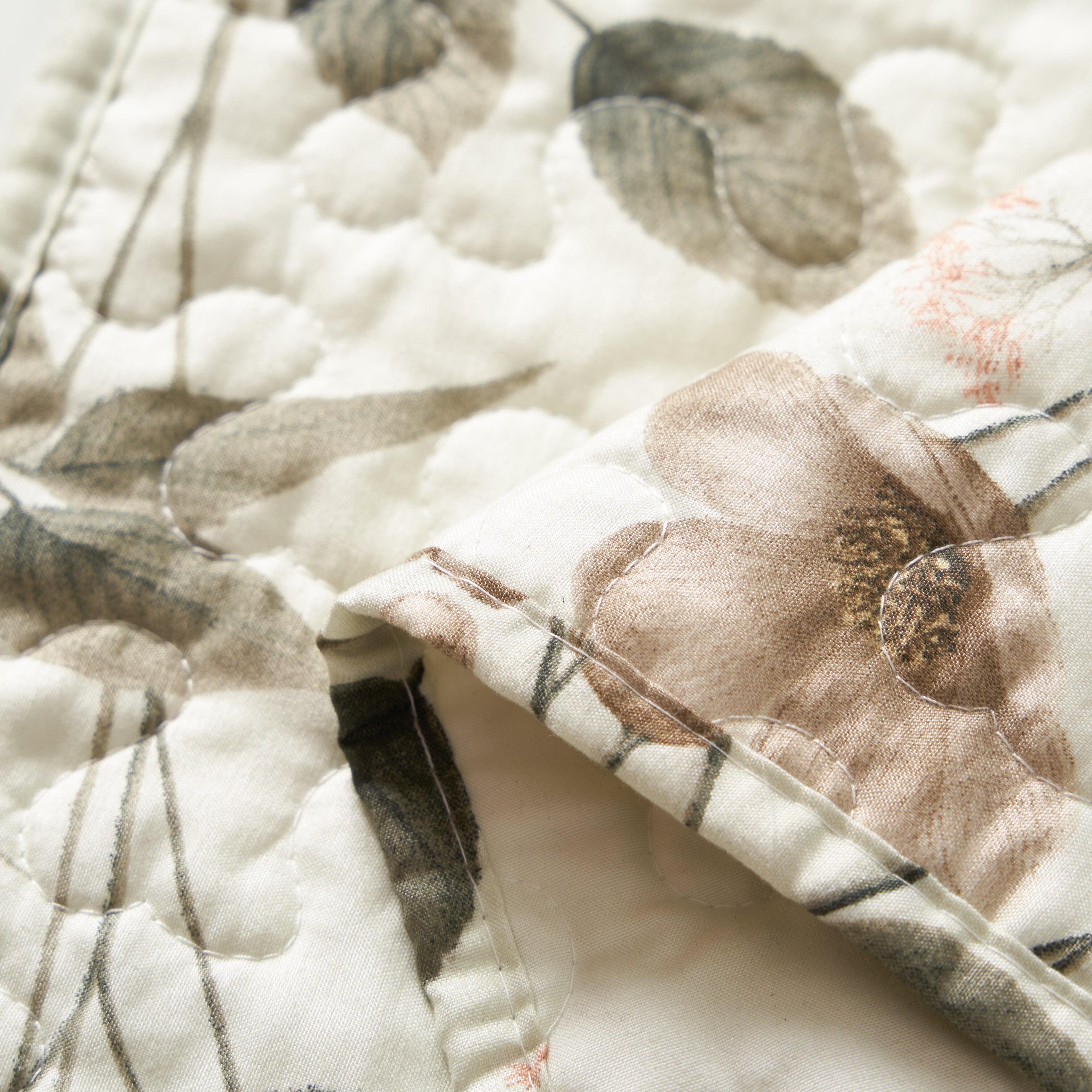 Enchanted Meadow Placemats - Set of 4, Floral Elegance in Beige, Rose, and Soft Green, Premium Soft Microfiber, Perfect for Any Meal, 13x19 Inches