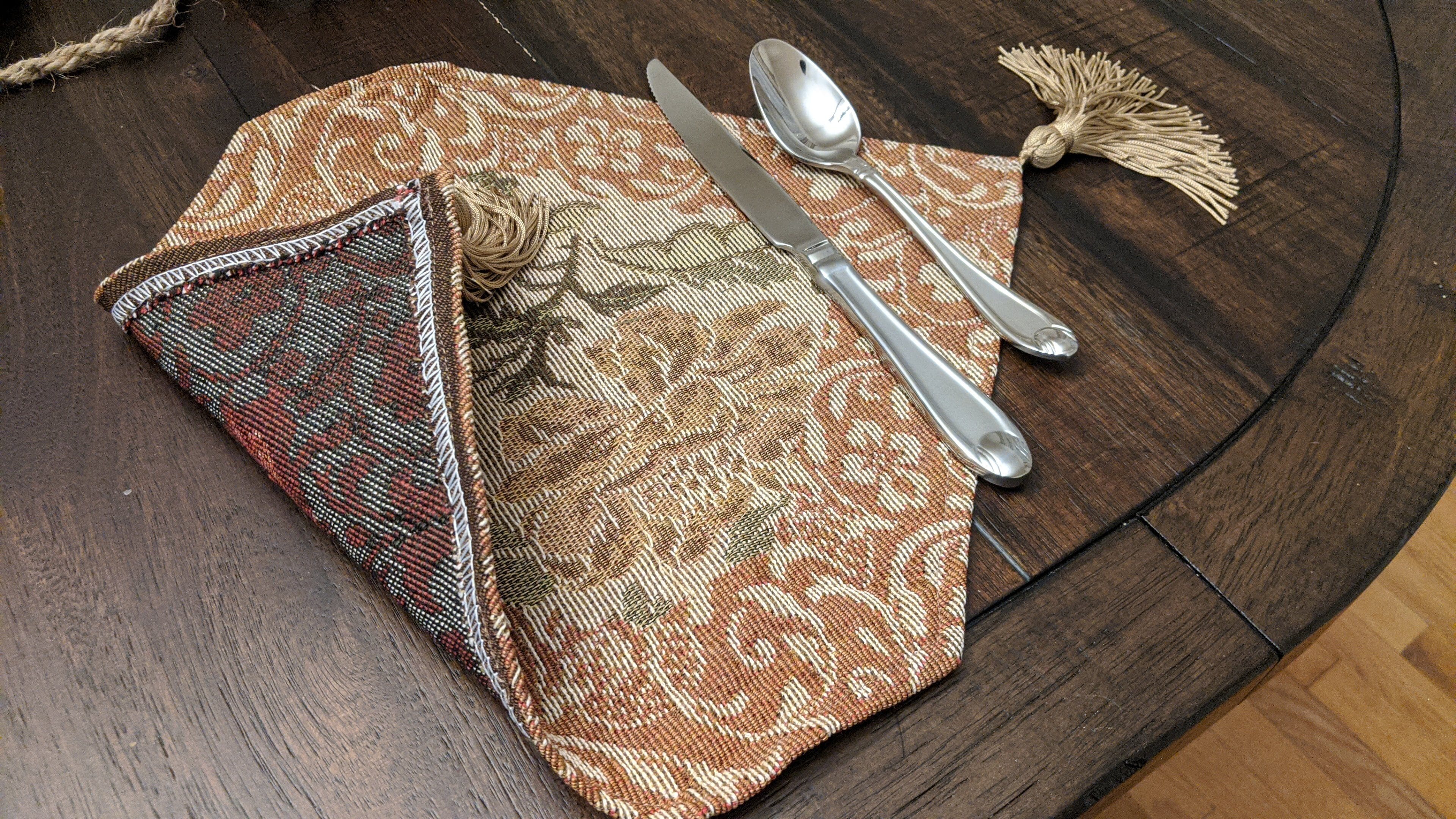 Set of 4-Pieces Nature Garden Floral Roses Tapestry Table Dining Cloth Runner Set - 13" x 17" (10072)