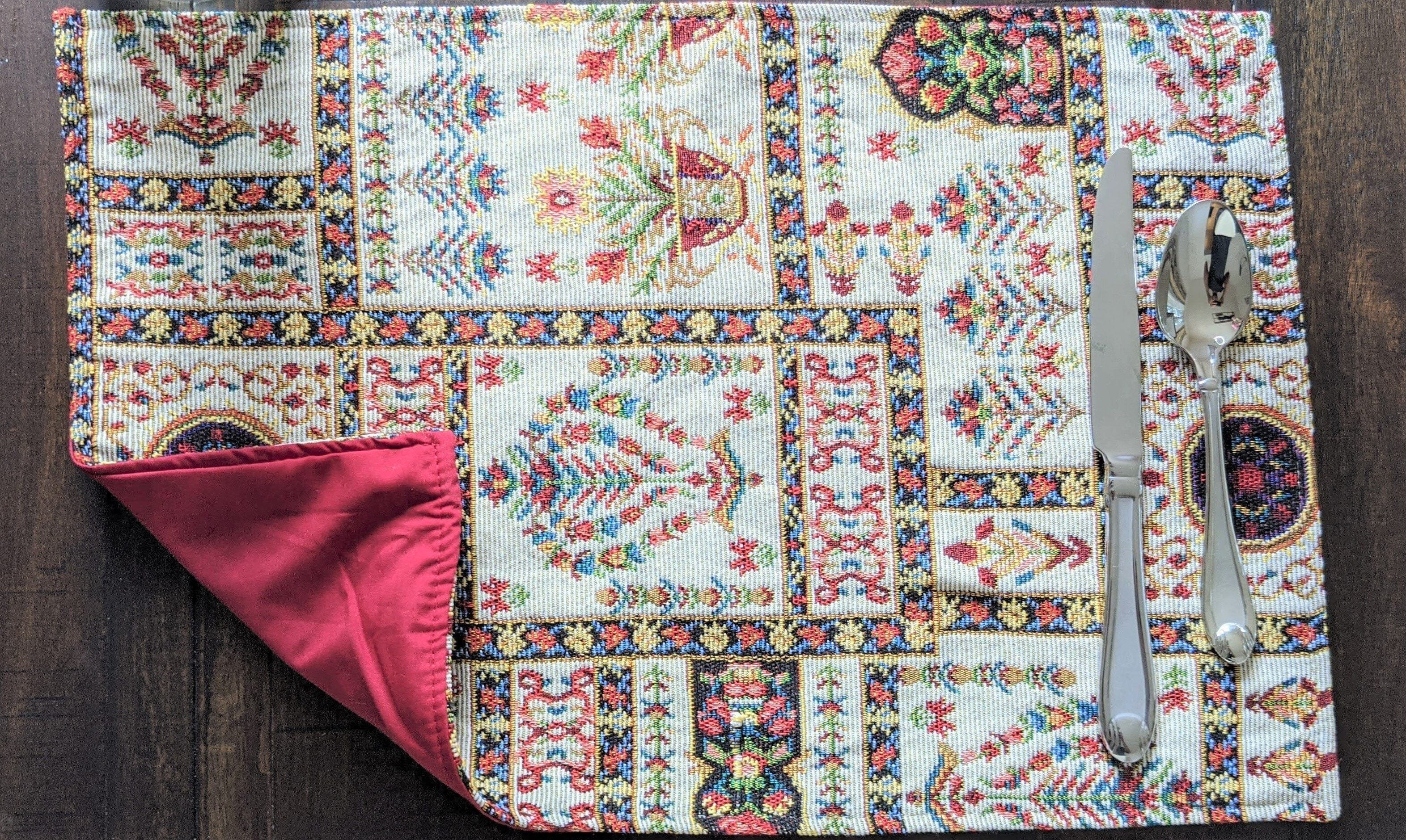 Set of 4-Pieces Light White Mughal Floral Botanical Cottage Fleur Tapestry Placemats 13" x 19" (18196)