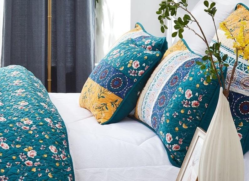 Patchwork Bed of Wild Flowers Floral King Size Pillow Sham Cover, 20" x 36" (JHW886)