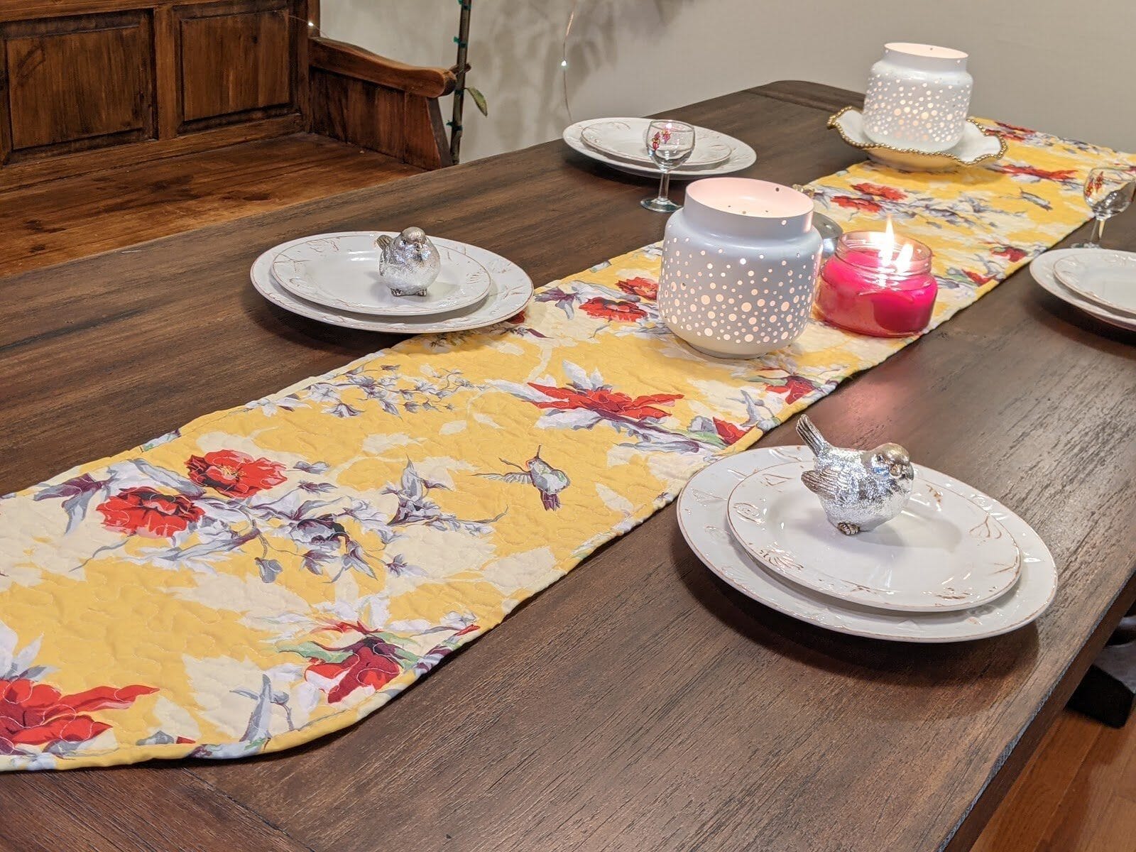 Sunshine Yellow Floral Vintage Hummingbirds Garden Table Runner (925)