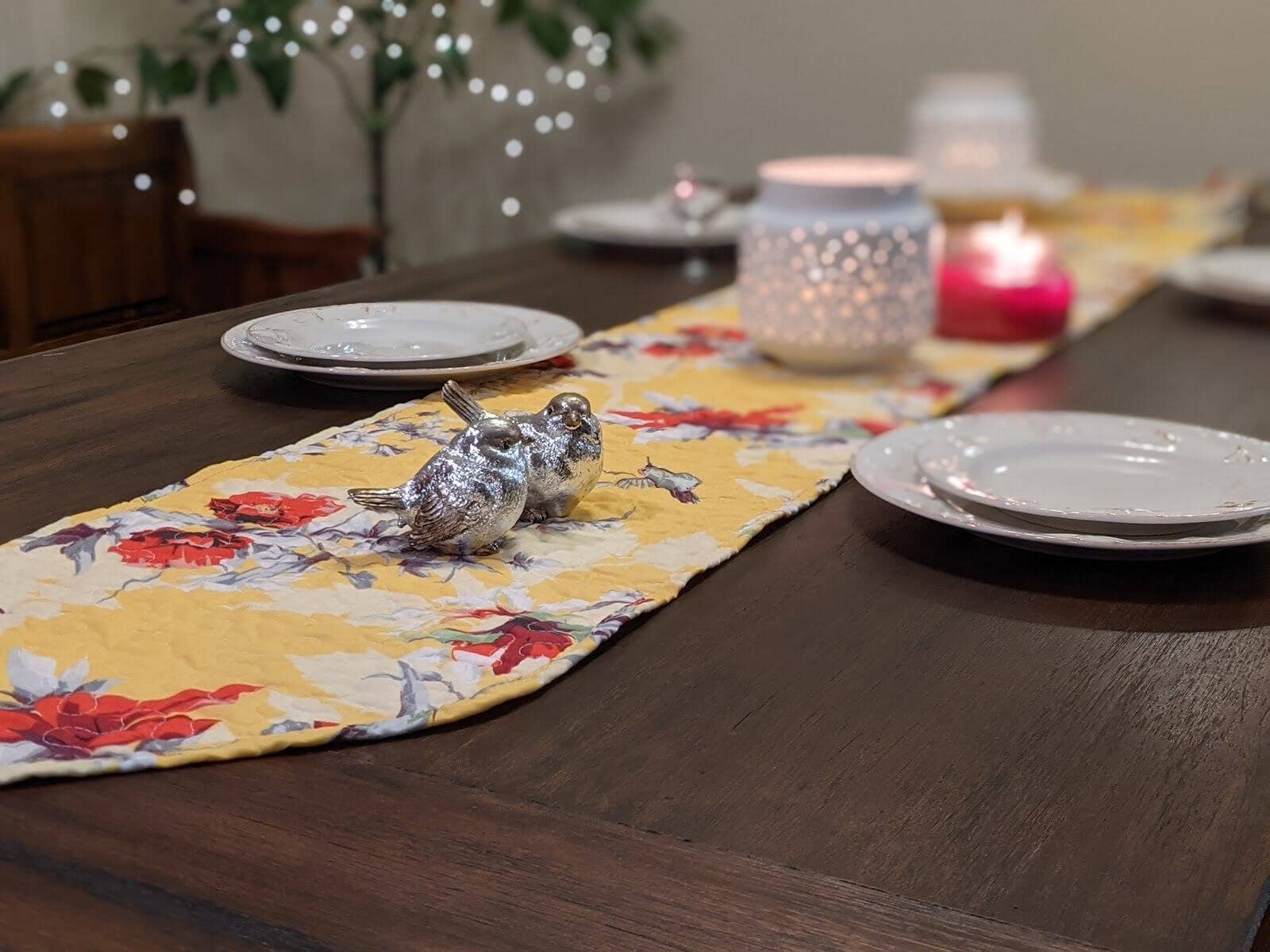 Sunshine Yellow Floral Vintage Hummingbirds Garden Table Runner (925)
