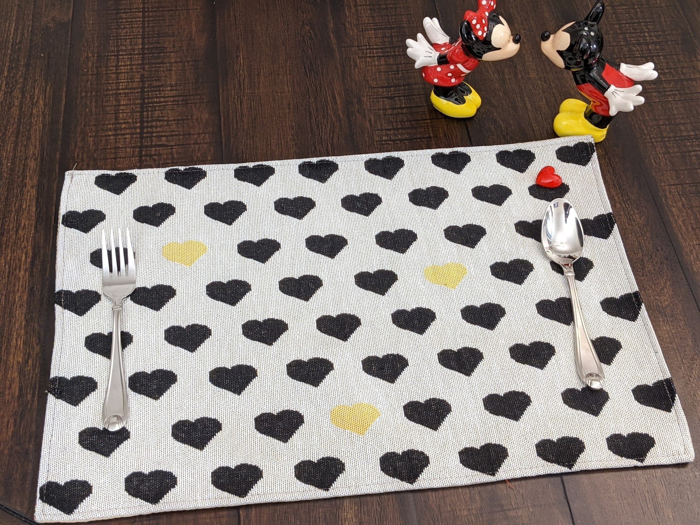 Set of 4-Pieces Lovely Yellow & Black Hearts Tapestry Dining Table Placemats 13" x 19" (18113)