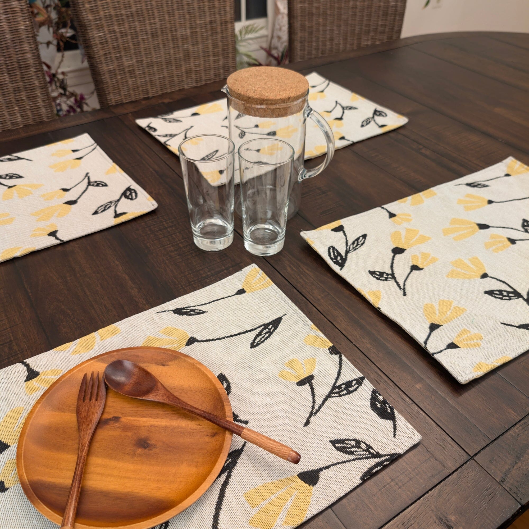 Set of 4-Pieces Sunshine Yellow Fleur Spring Tapestry Dining Table Placemats 13" x 19" (18112)
