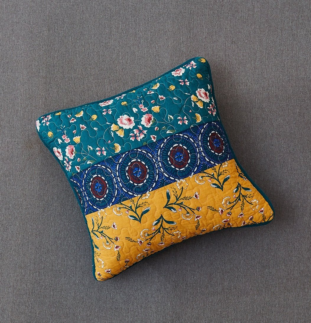 Set of 2 Bohemian Patchwork WildFlowers Floral Gardenia Throw Pillow Covers, 18" x 18" (JHW886)